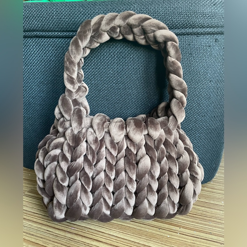 Chunky knit purse